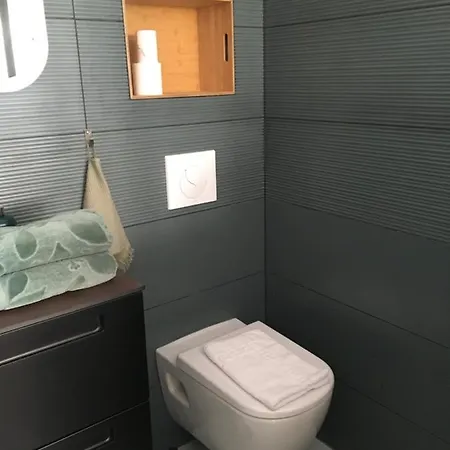 Guest house Cosy Private Bath And Garden
