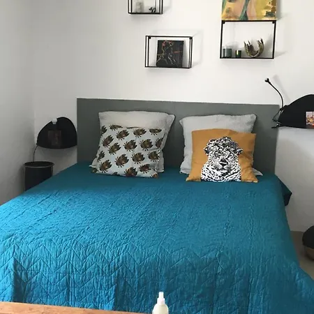 Cosy Private Bath And Garden Guest house