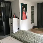 Cosy Private Bath And Garden بيت ضيافة 3*