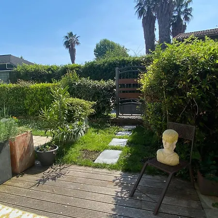 Cosy Private Bath And Garden 3*